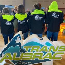 club de course � pied trail sport equipement veste softshell personnalis�